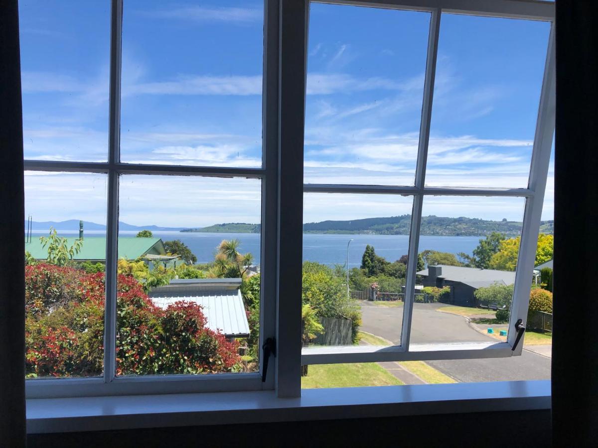 2Mins To Lakefront Family Retreat Taupo Bagian luar foto